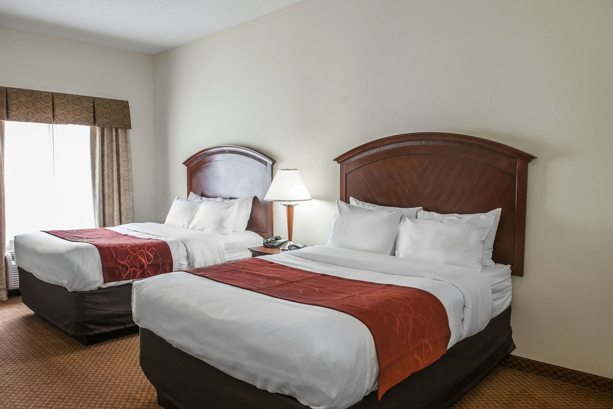 Фото Comfort Suites Cincinnati Airport