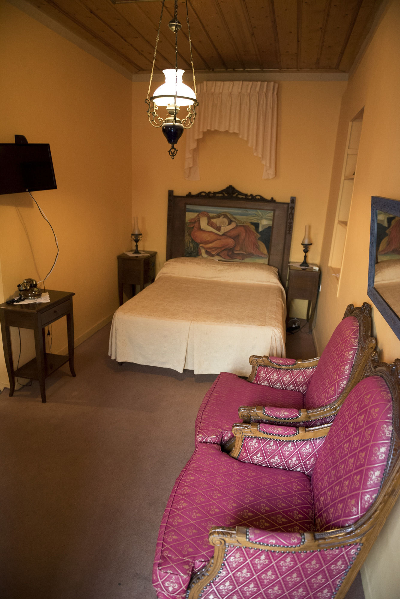 Фото Ilion Hotel Suites