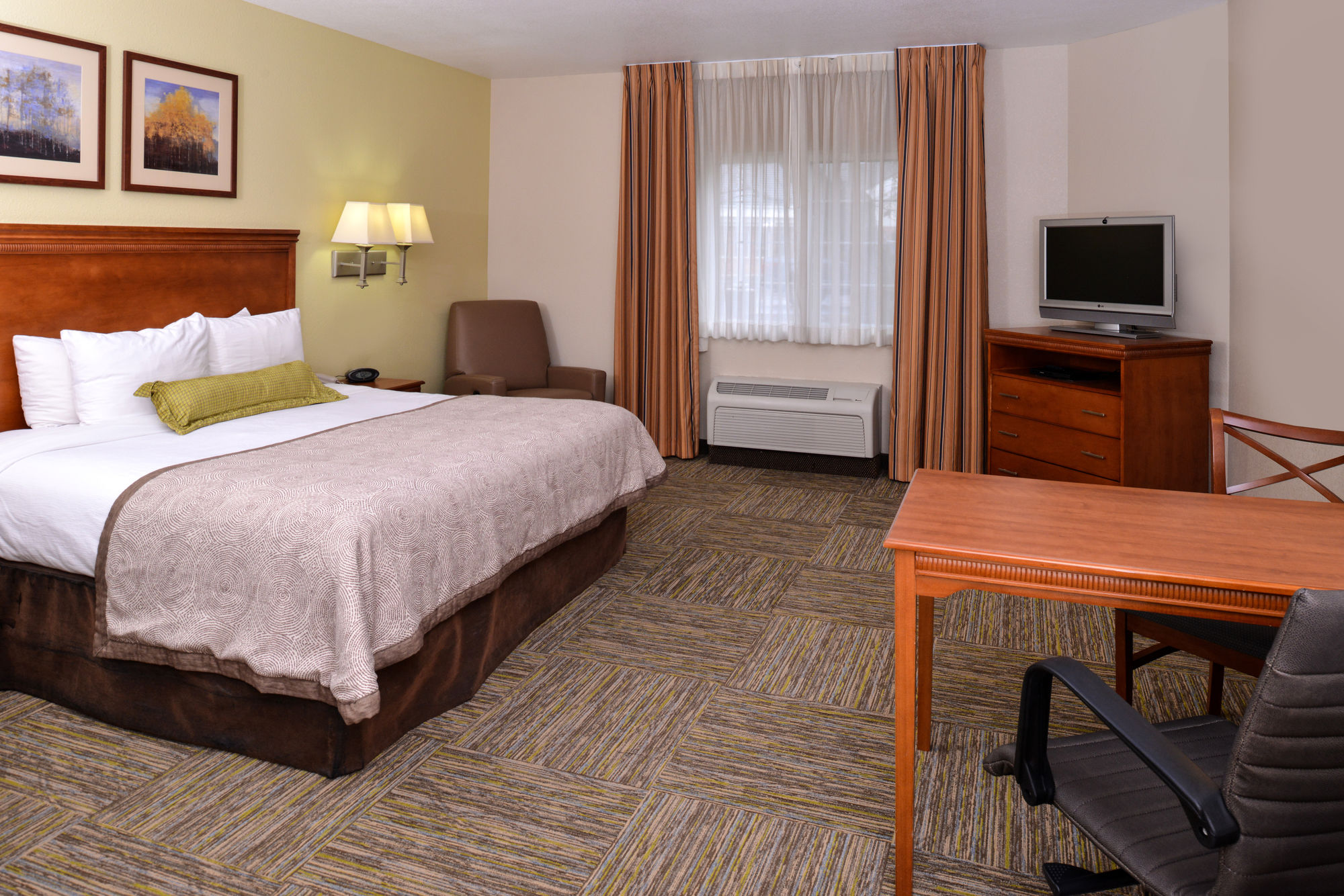 Фото Candlewood Suites Boise Towne Square