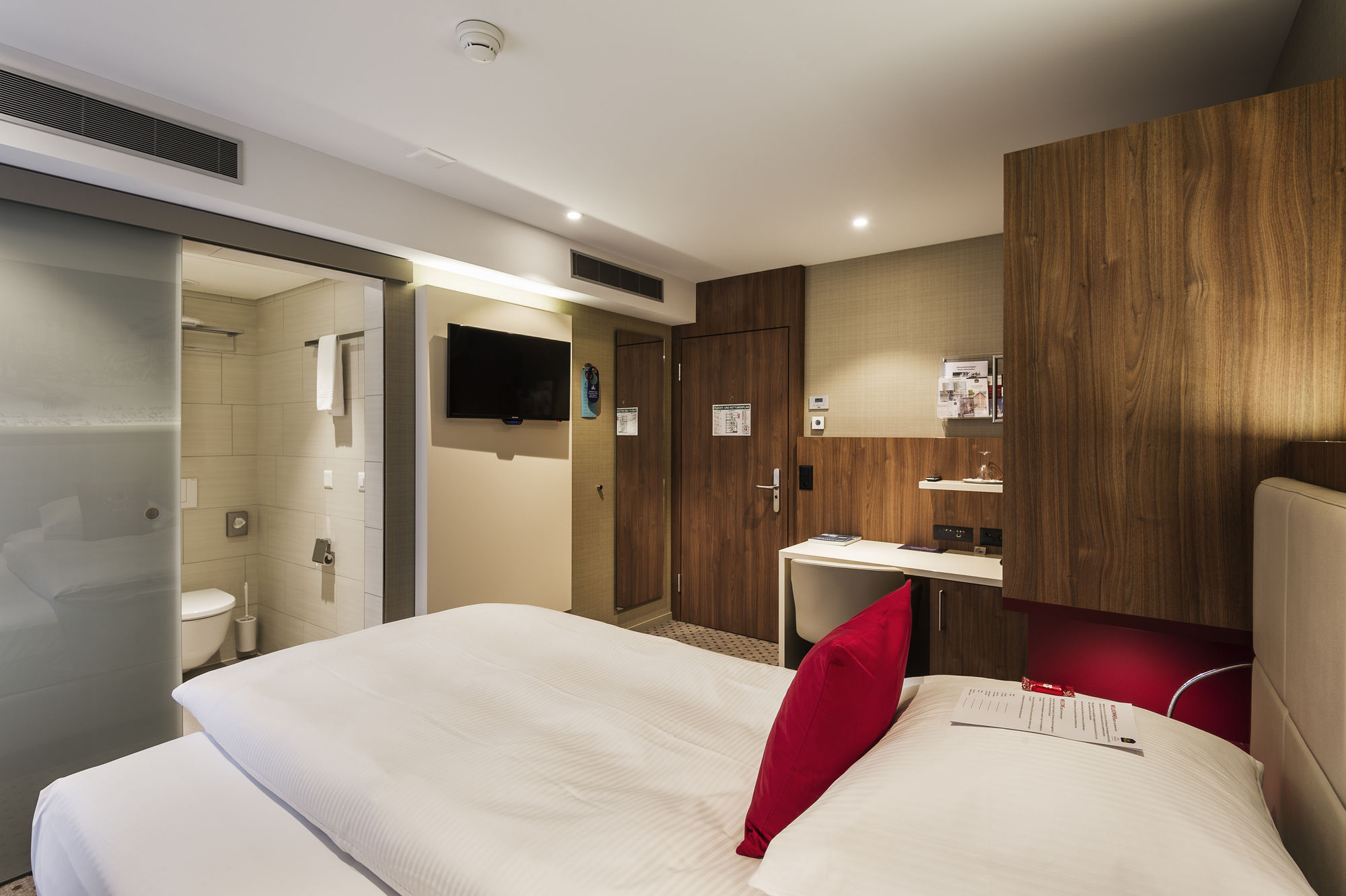 Фото Hotel Wartmann am Bahnhof