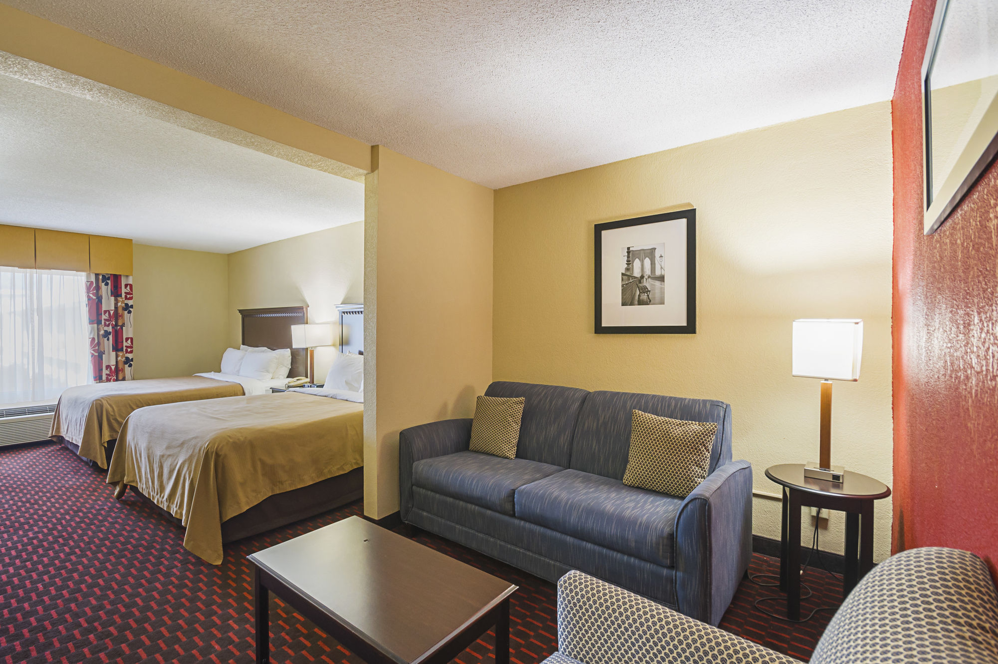 Фото Quality Inn & Suites