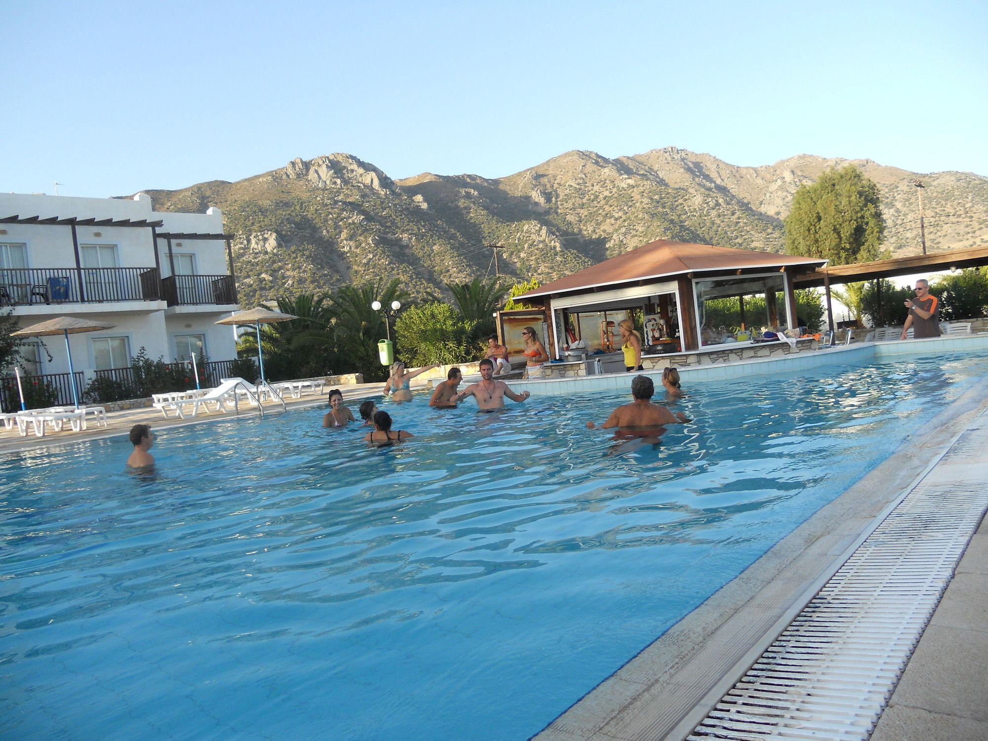 Фото отеля 2