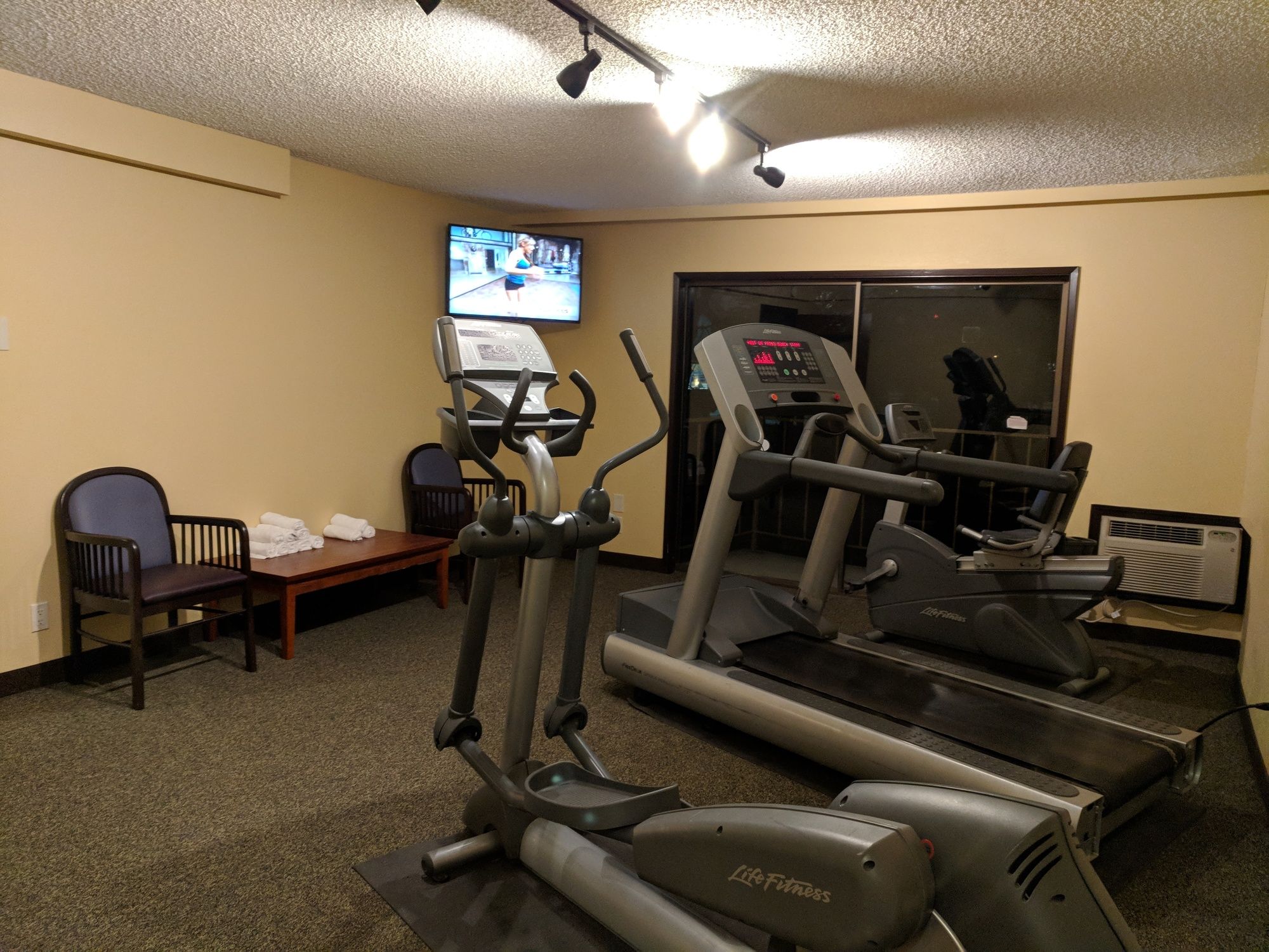 Фото Rodeway Inn & Suites Portland - Jantzen Beach