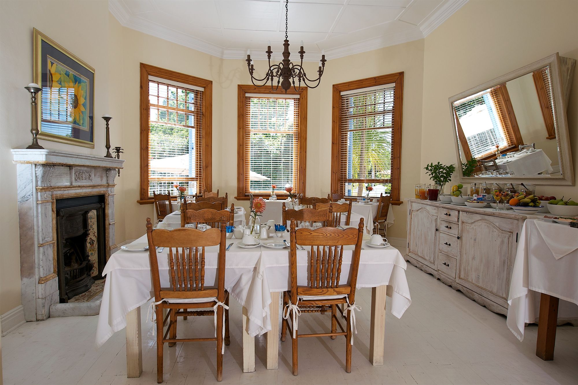 Фото The Walden House