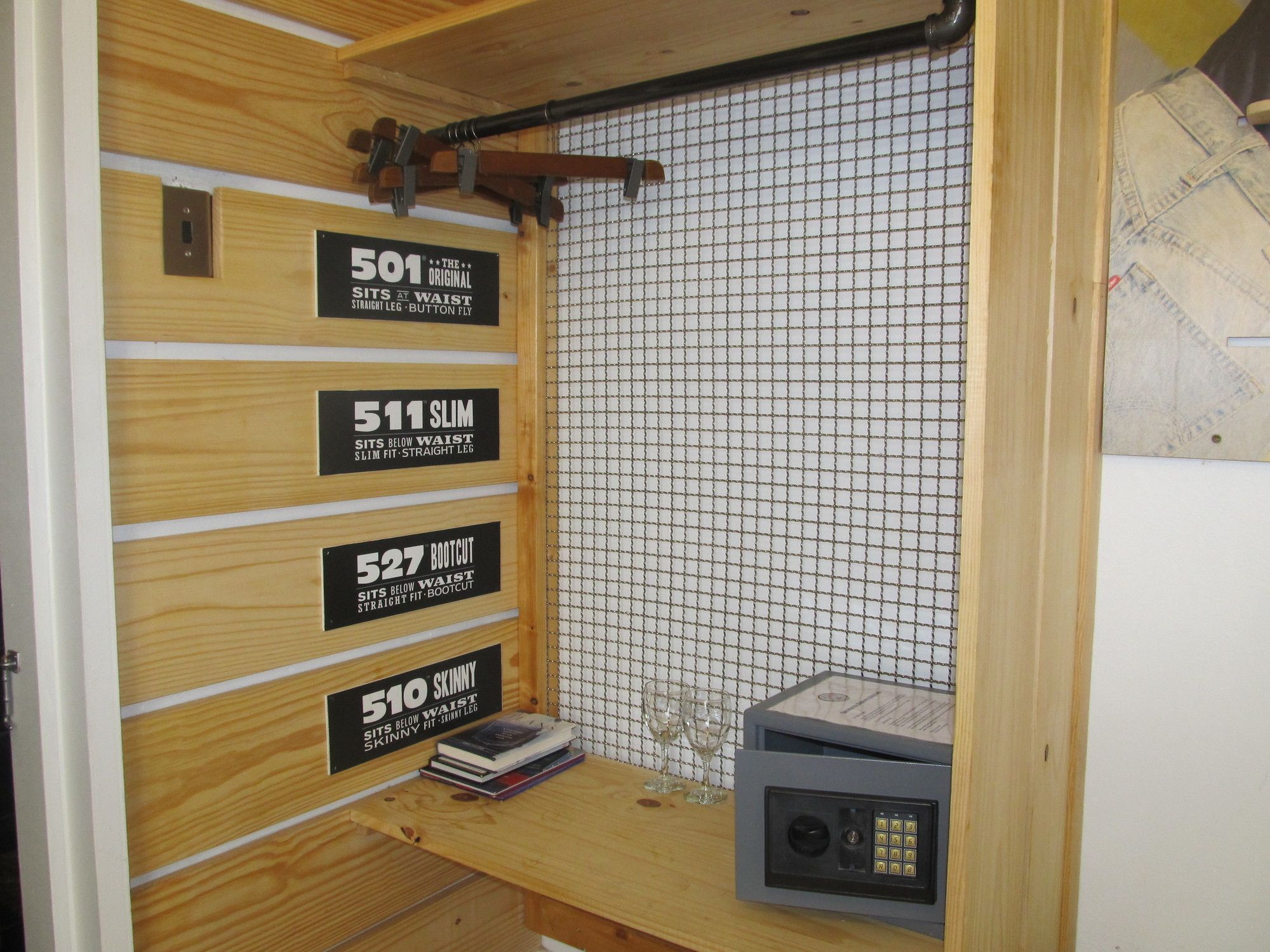 Фото Daddy Long Legs Art Hotel