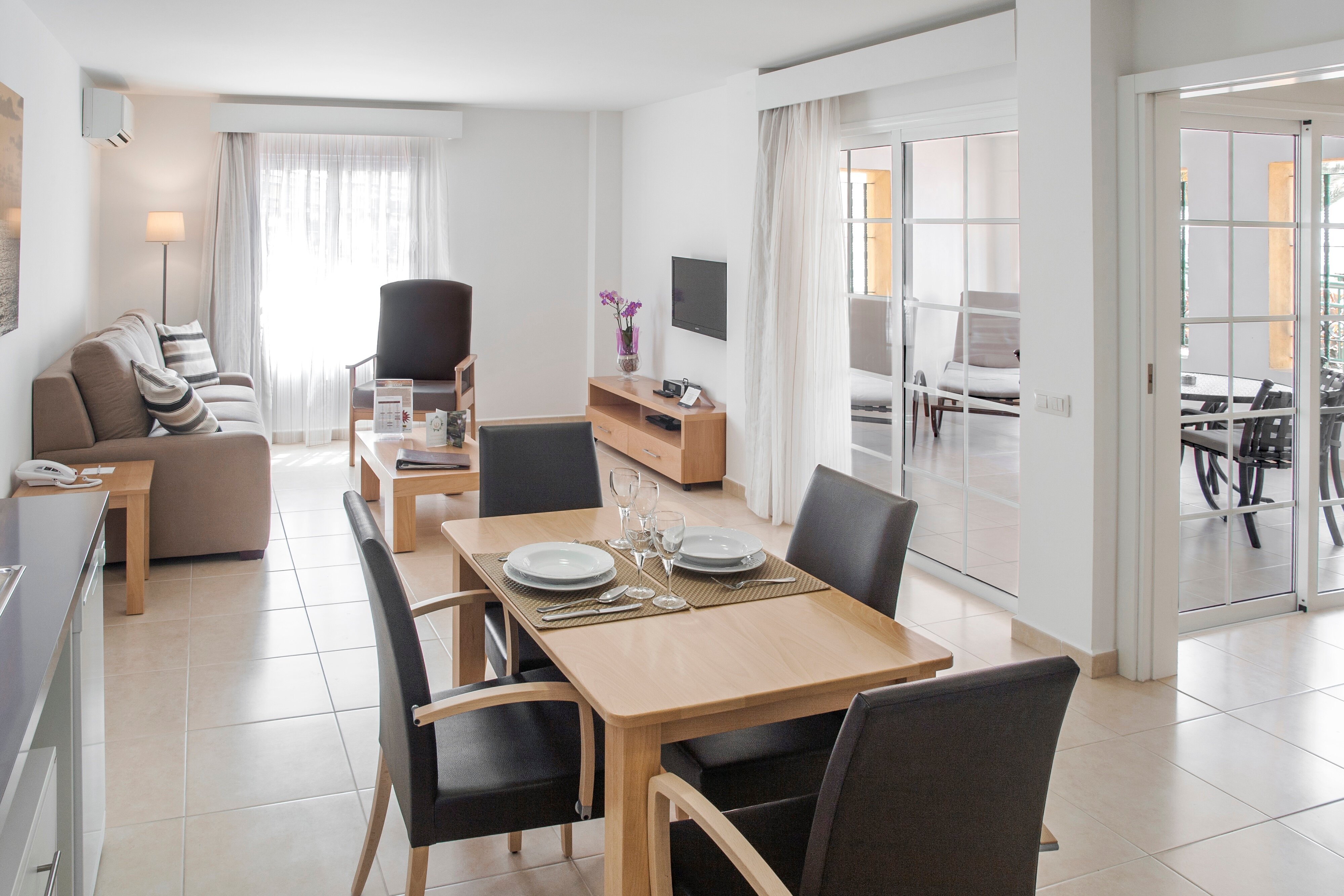 Фото Sunset Harbour Club