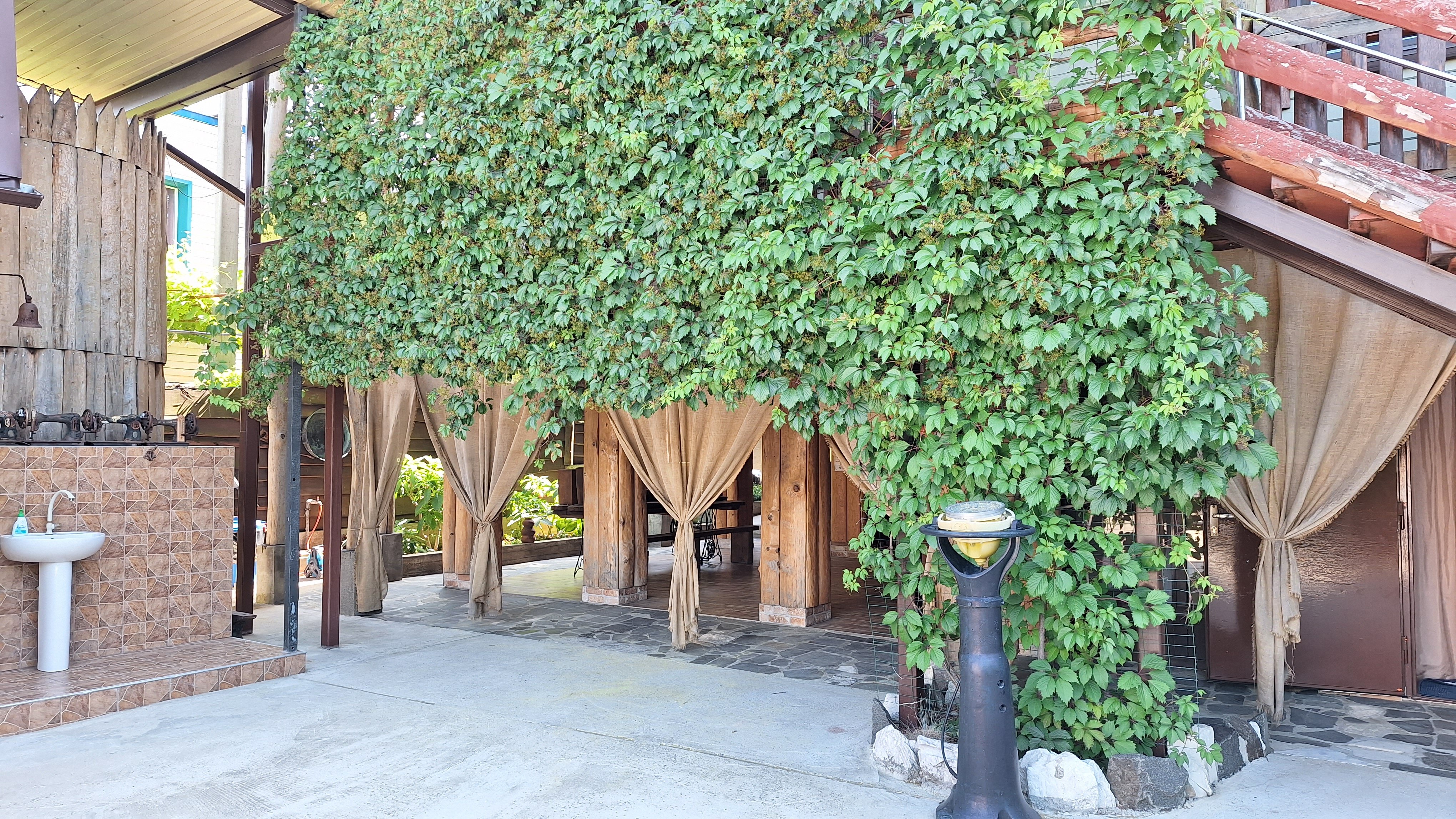 Фото Мама Джан