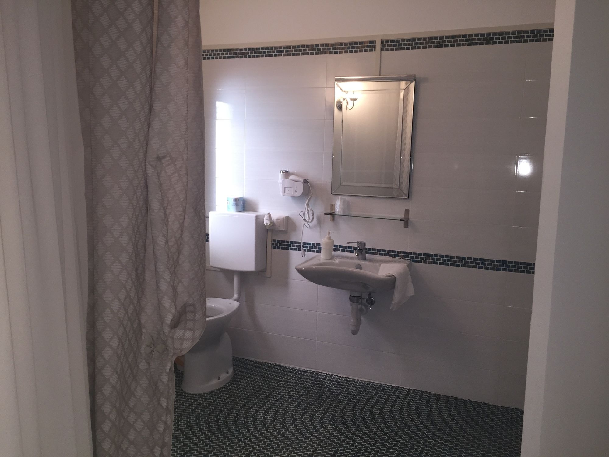 Фото Hotel La Scogliera