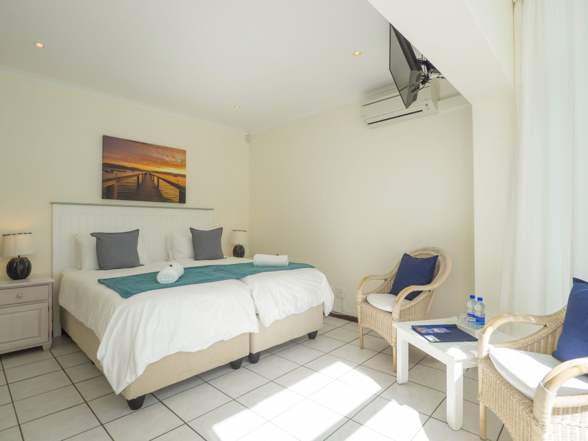 Фото Shining Waters