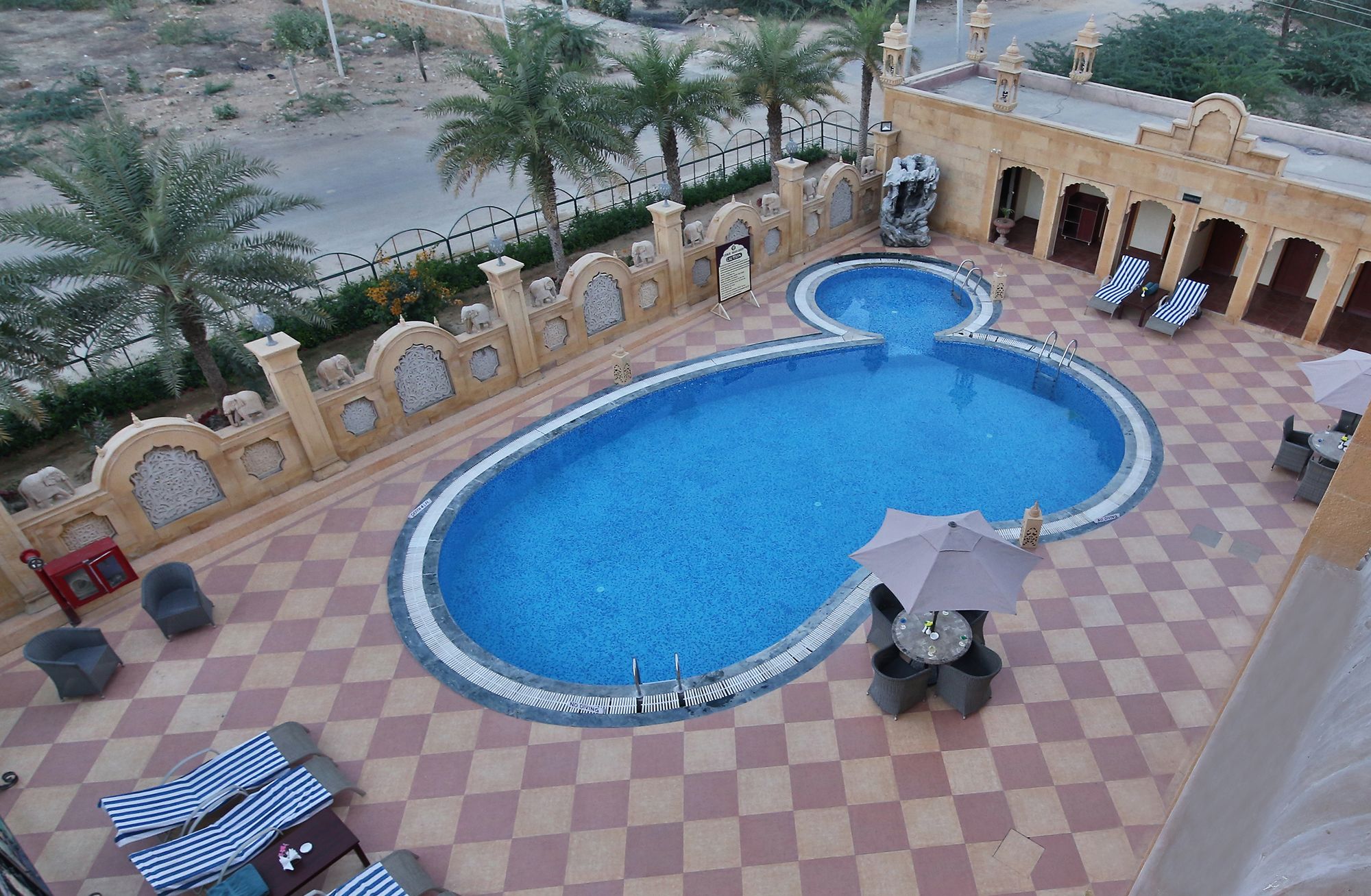 Фото Chokhi Dhani The Palace Hotel