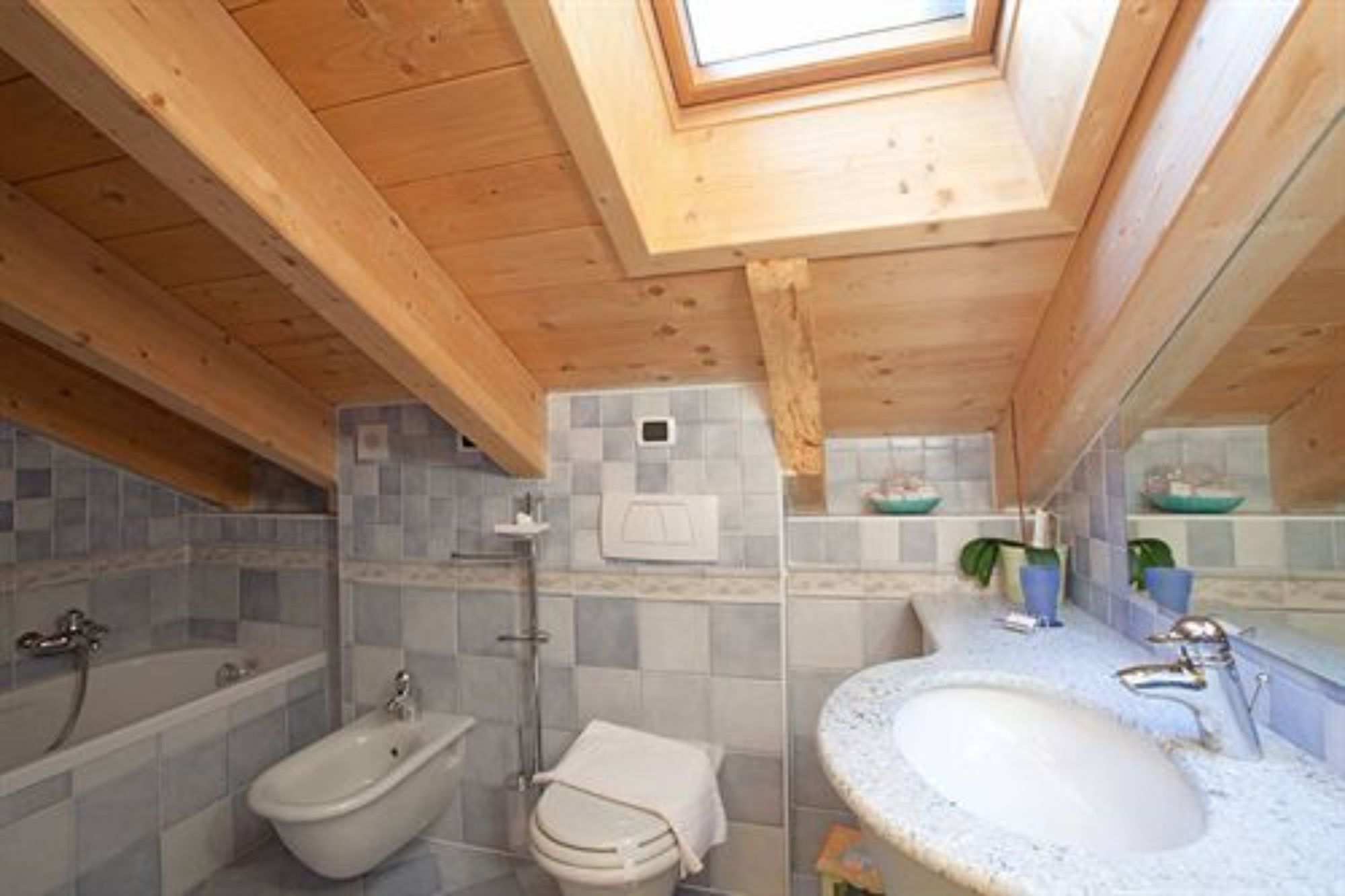 Фото Hotel Garni La Suisse