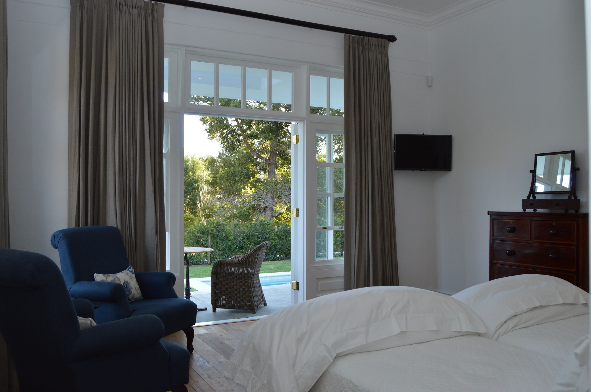 Фото Lily Pond House at Le Lude