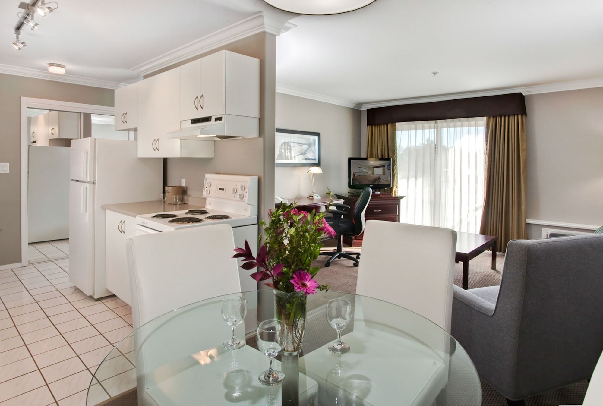 Фото Sandman Hotel & Suites Prince George