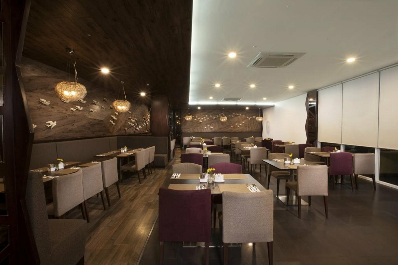 Фото Oak Tree Urban Jakarta