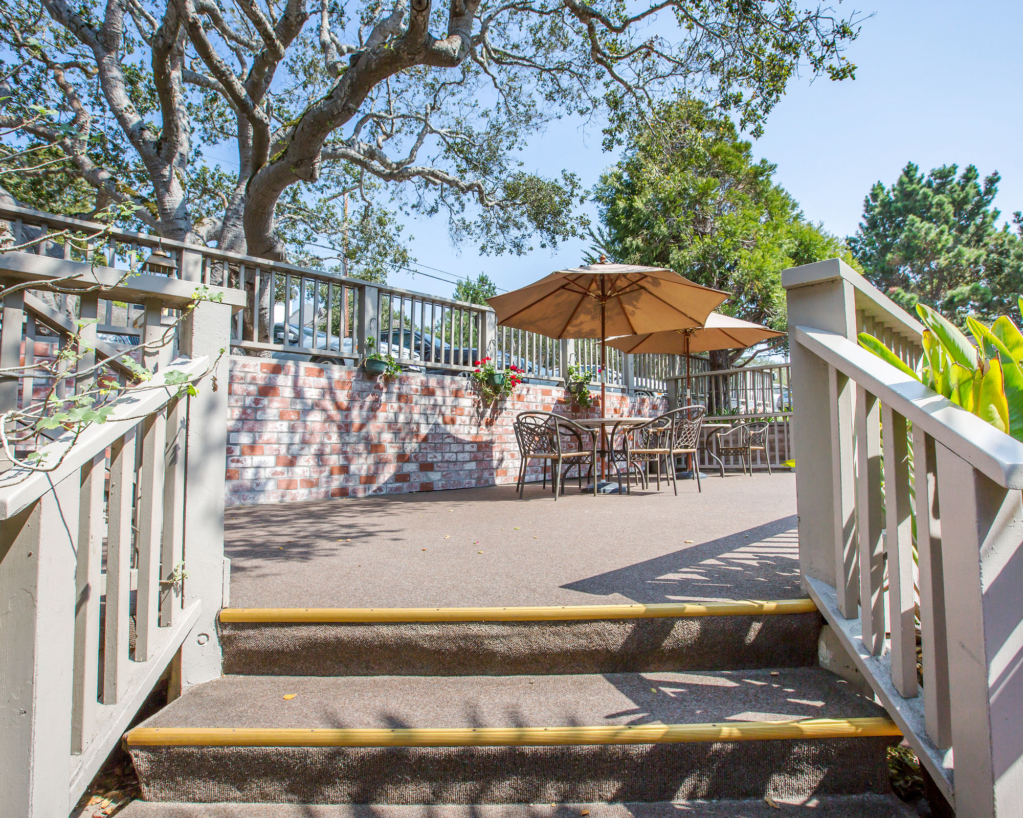 Фото Comfort Inn Carmel by The Sea