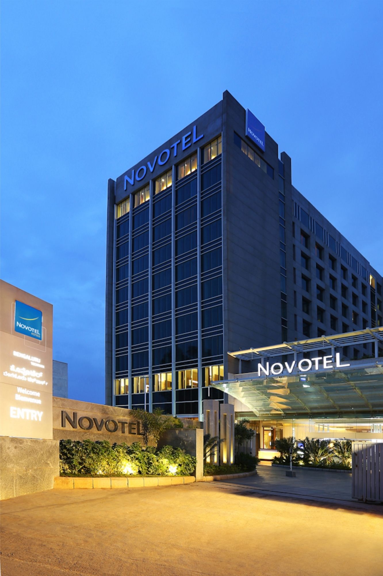 Фото Novotel Bengaluru Outer Ring Road
