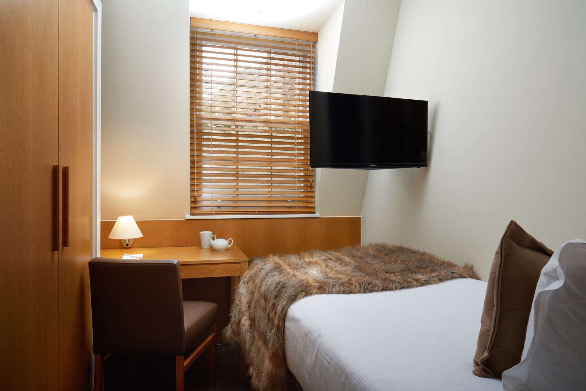 Фото The Resident Kensington