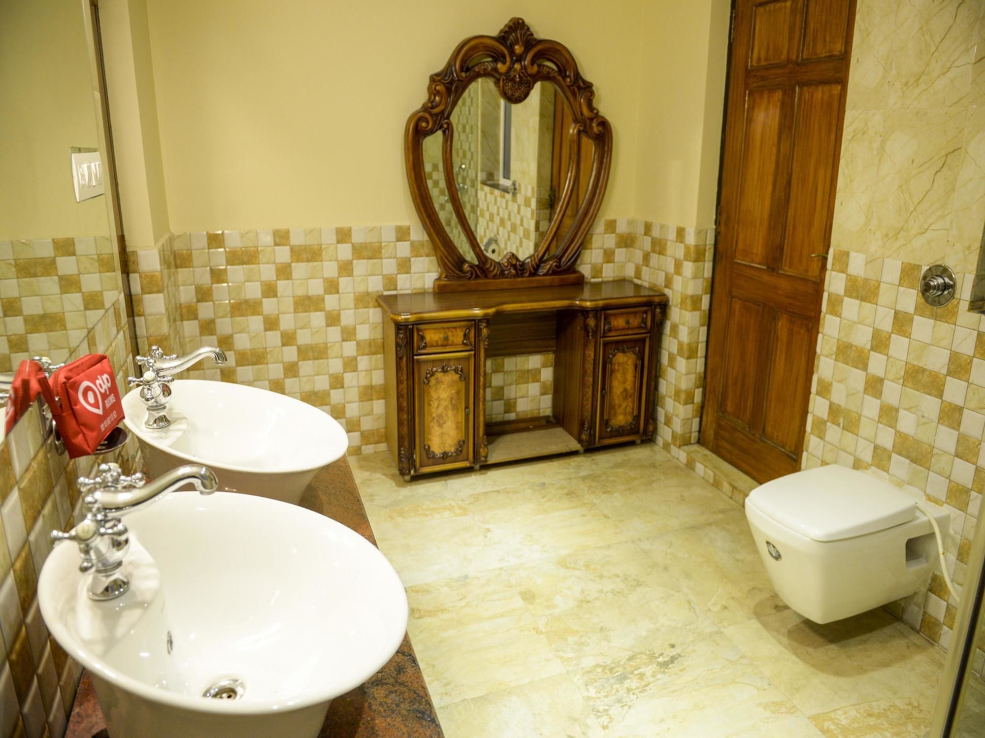 Фото Stone Wood River Front