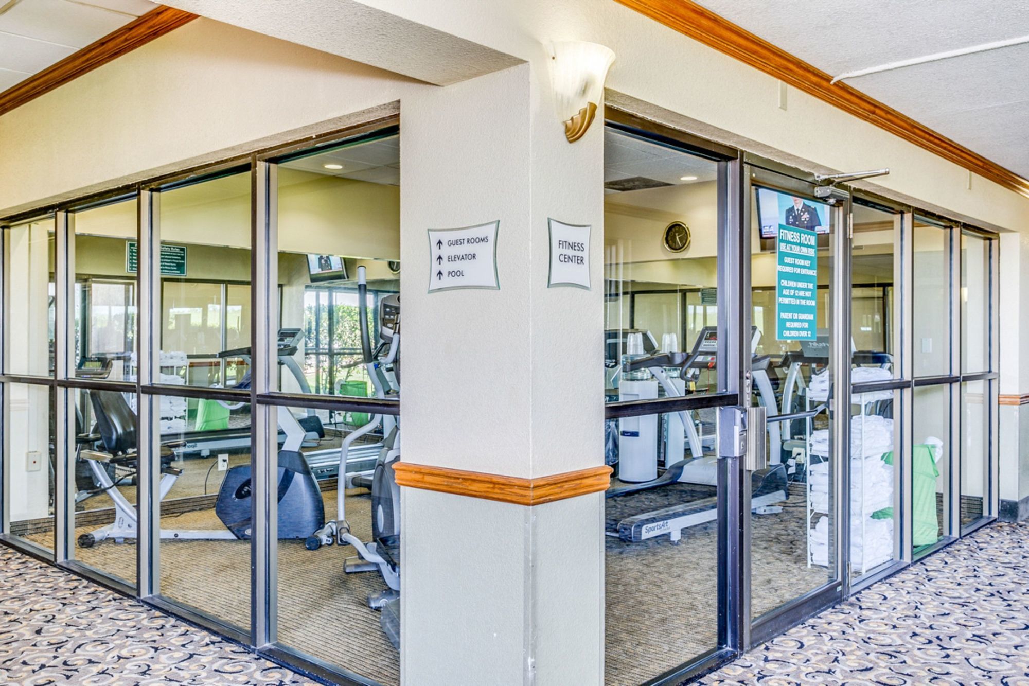 Фото Wingate by Wyndham Wichita Airport