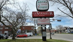 Гостиница Hôtel Le Voyageur de Québec