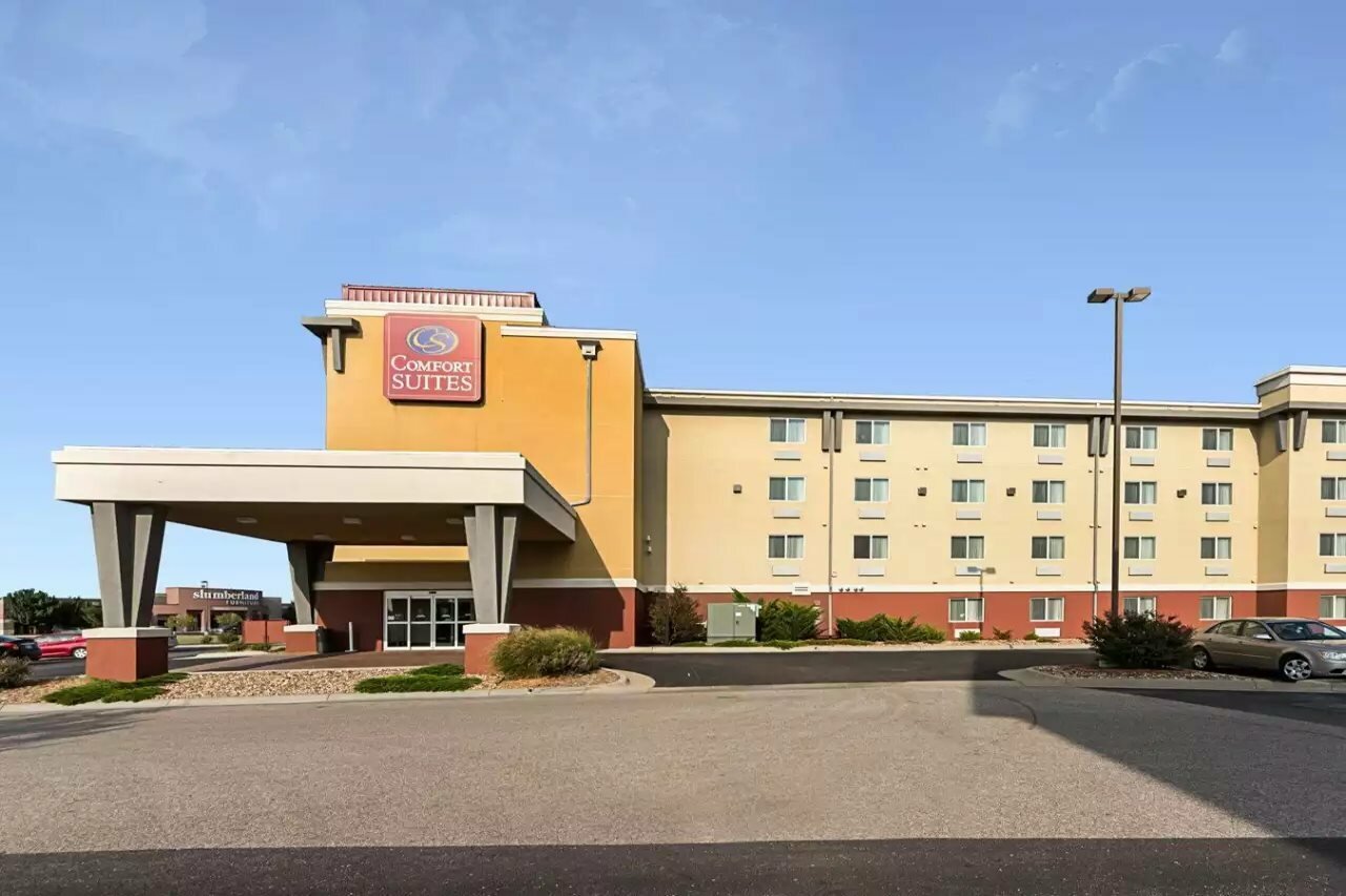Фото Comfort Suites Airport