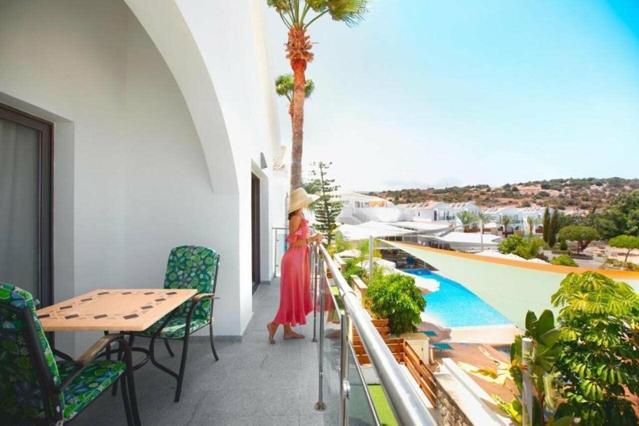 Фото Latchi Escape Hotel & Suites