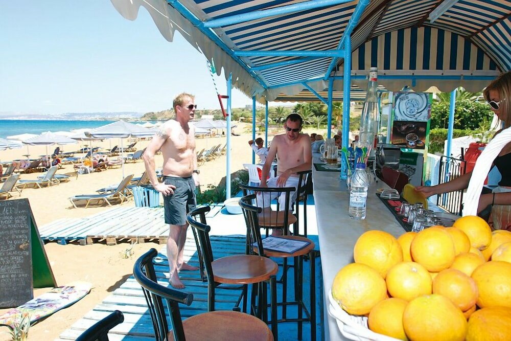 Фото Hotel Koukouras