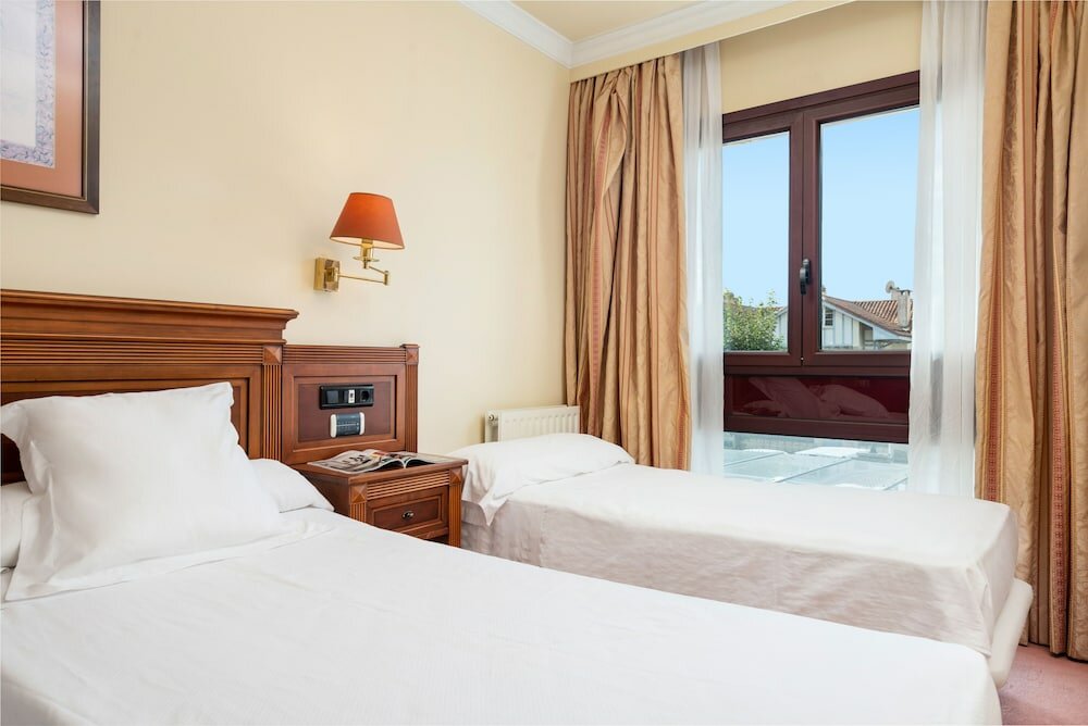 Фото Hospedium Hotel Blu Loiu