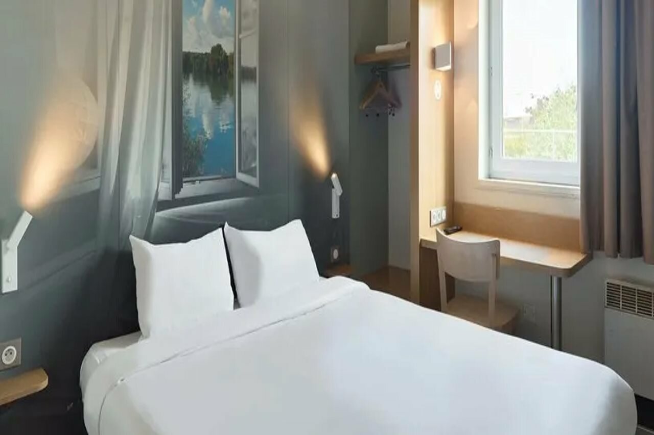 Фото B&b Hotel Evry Lisses 1