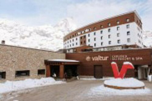 Гостиница Valtur Cervinia Cristallo Ski Resort в Валле-д’Аосте