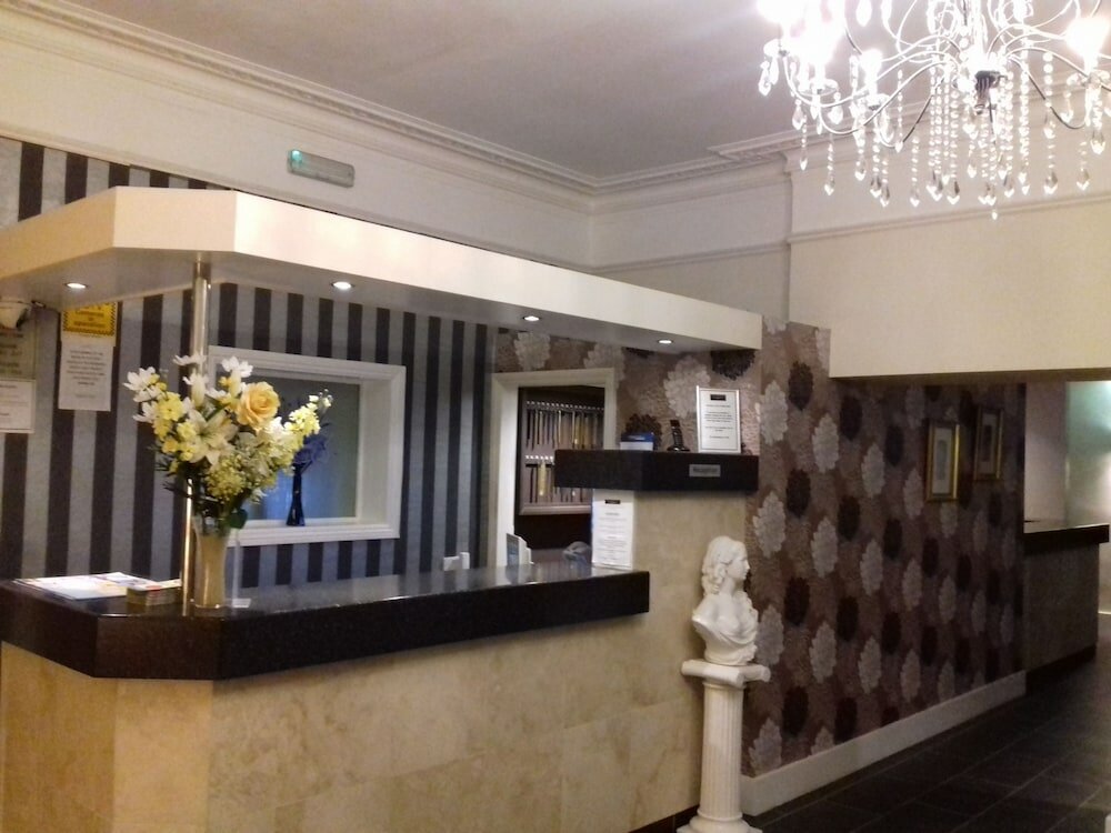 Фото The Croham Hotel