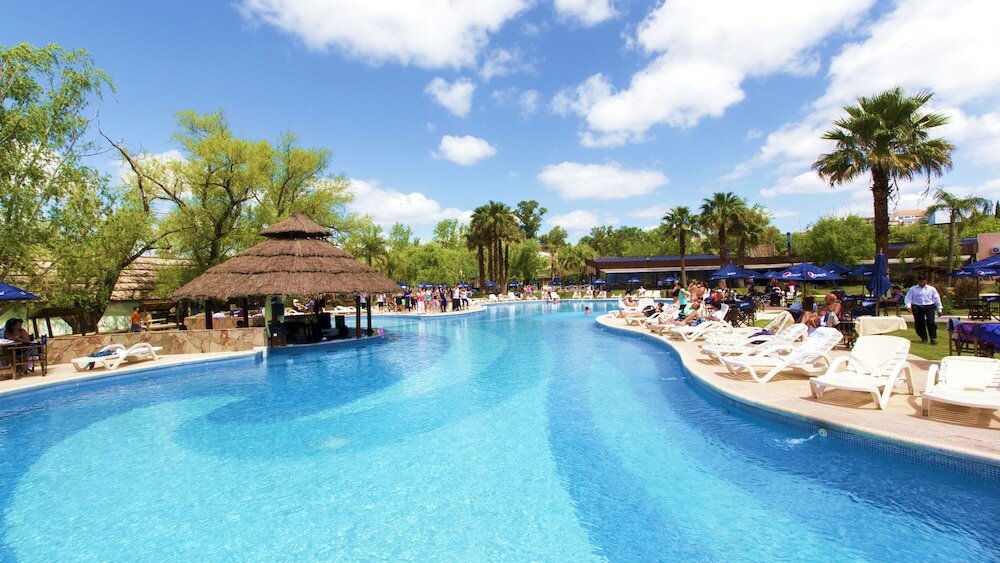 Фото Howard Johnson by Wyndham San Pedro Resort & Marina