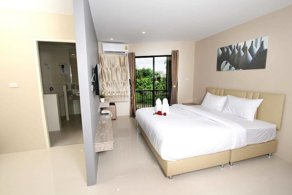 Фото The Coconut Hotel