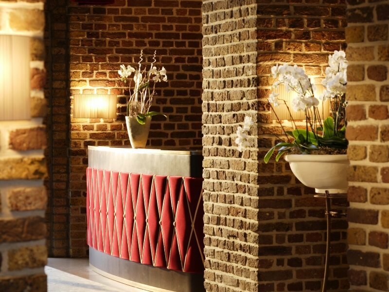 Фото Wasserturm Hotel Cologne, Curio Collection by Hilton