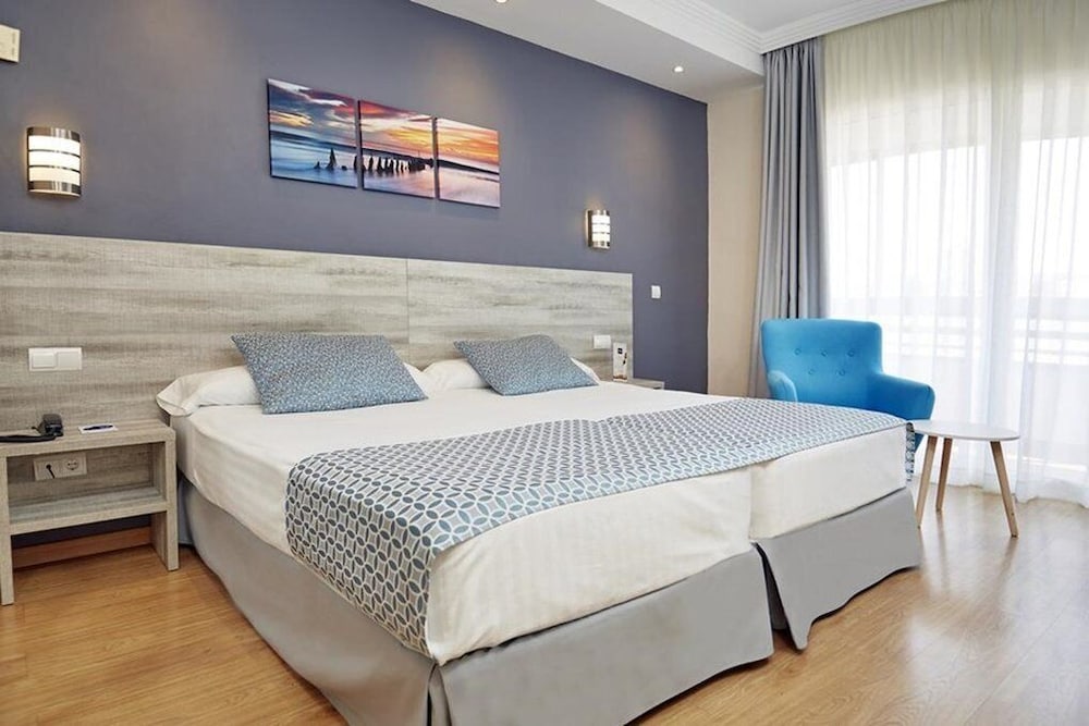 Фото Hotel Maya Alicante