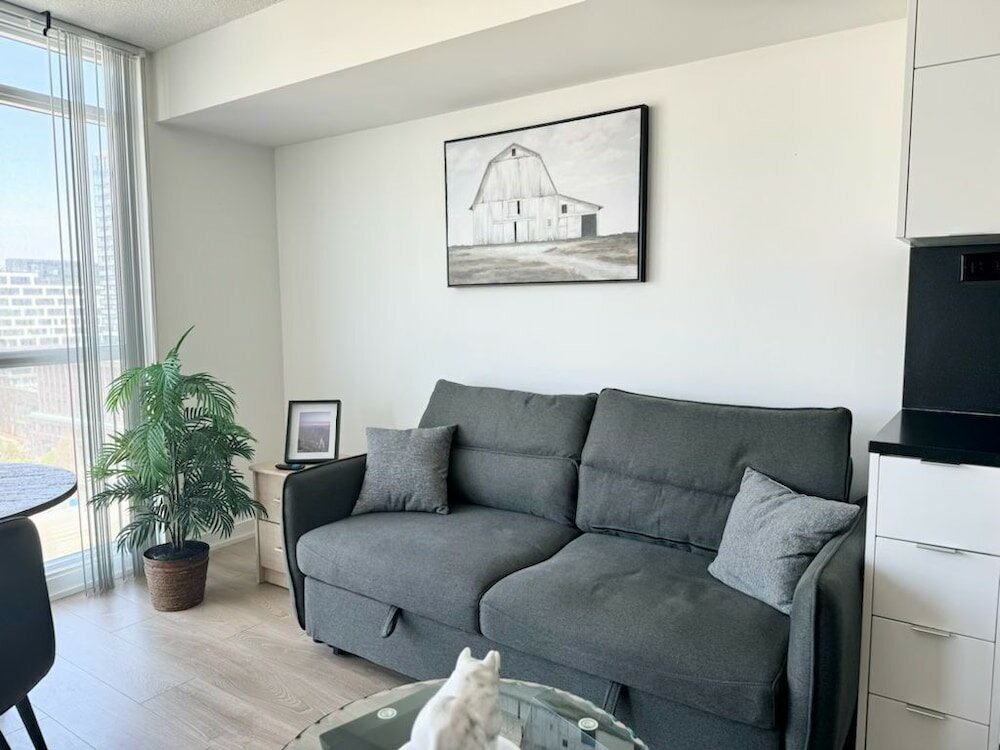 Фото Beautiful Serviced Hotel with Lake Views