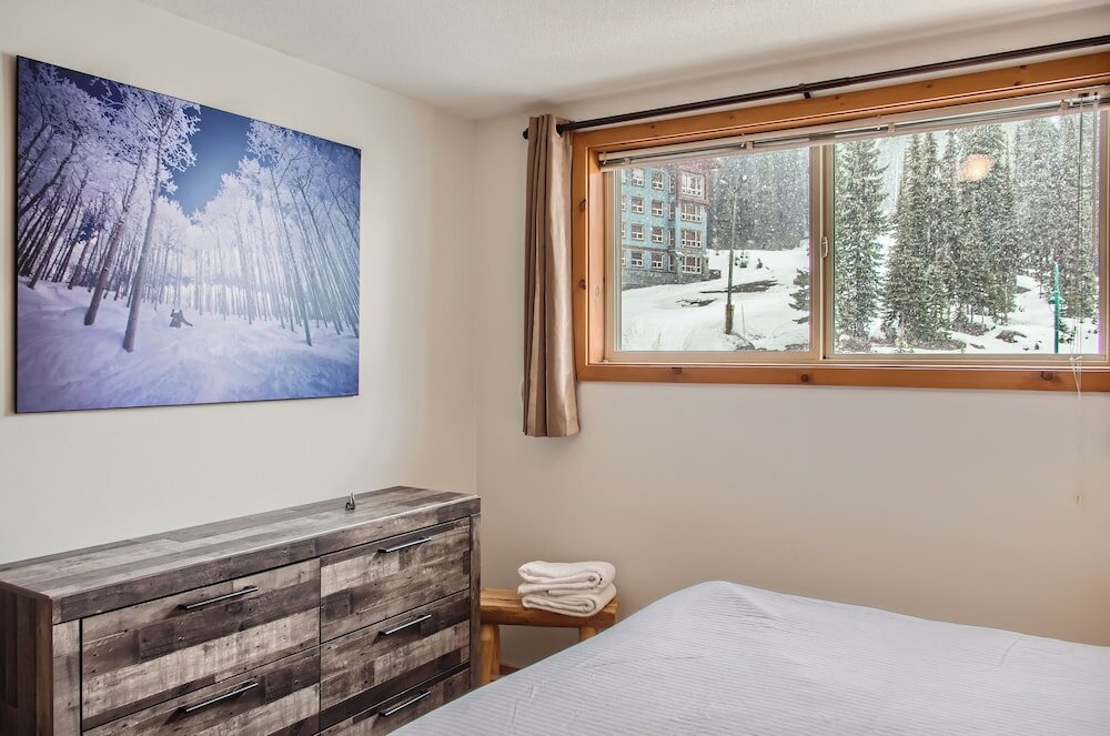 Фото Snowy Creek by Okanagan Premier