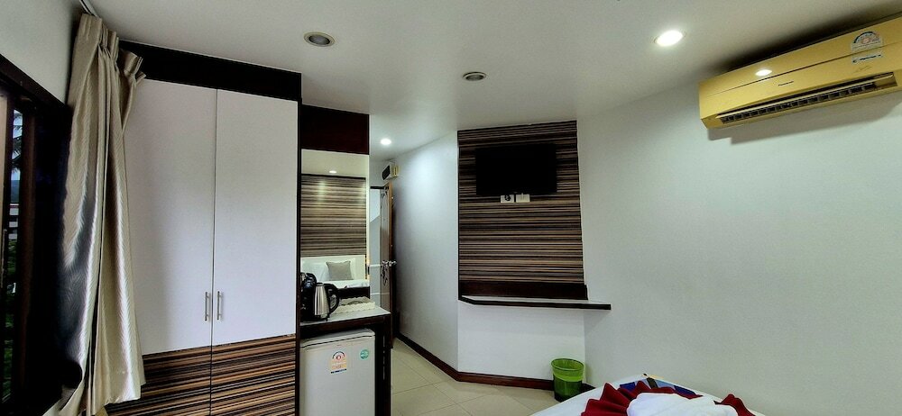 Фото Patong Max Value Hotel