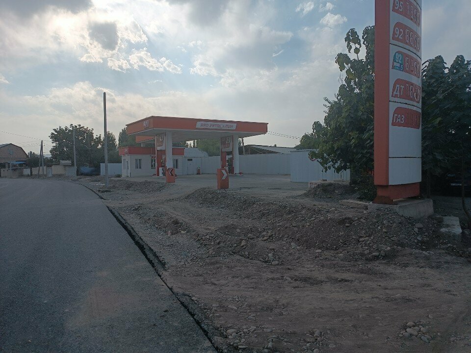Gas station Red Petroleum, Jalal‑Abad Province, photo