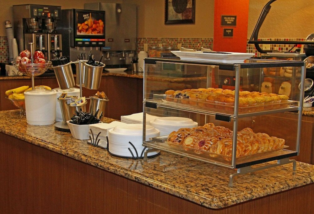 Фото Best Western Plus Universal Inn