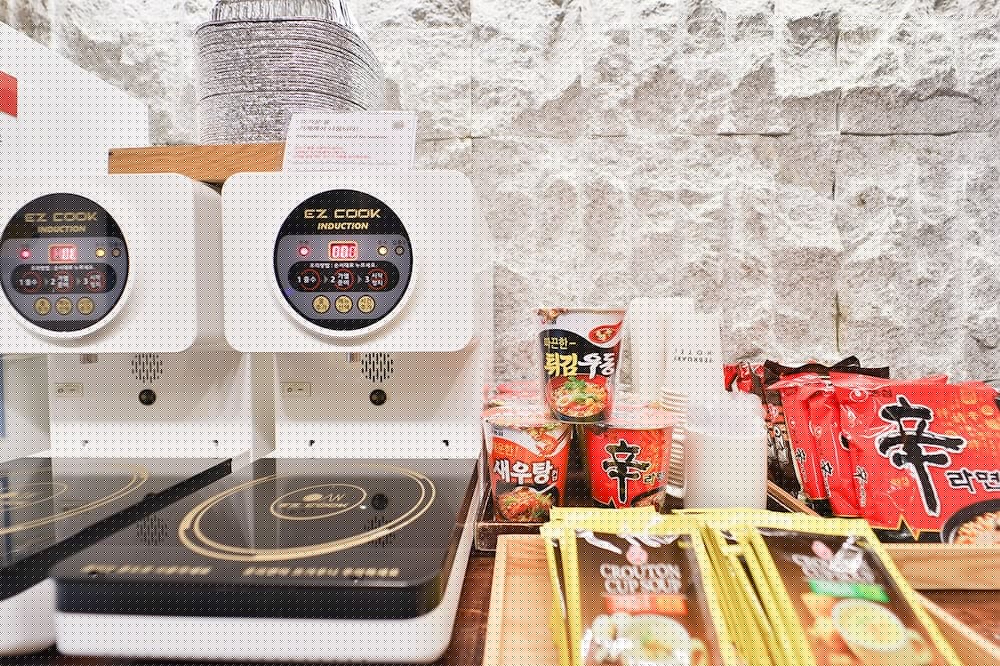 Фото February Hotel Hwanggeum