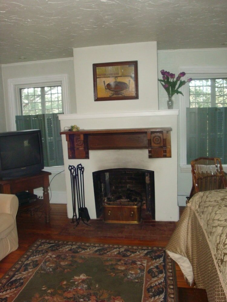 Фото Faunbrook Bed & Breakfast