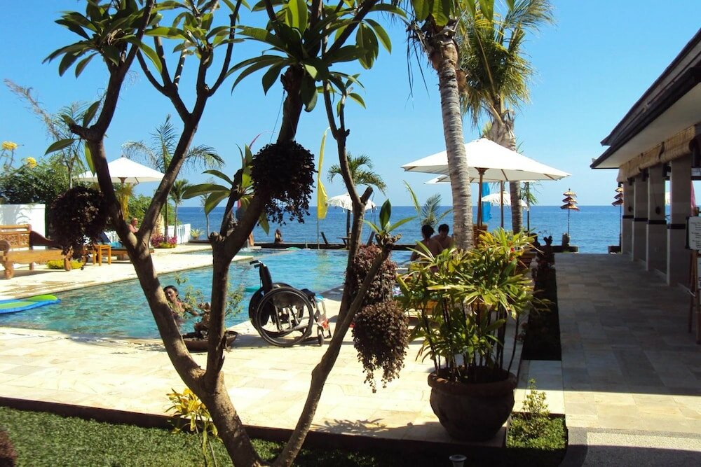 Фото Kelapa Lovina Beach Villas