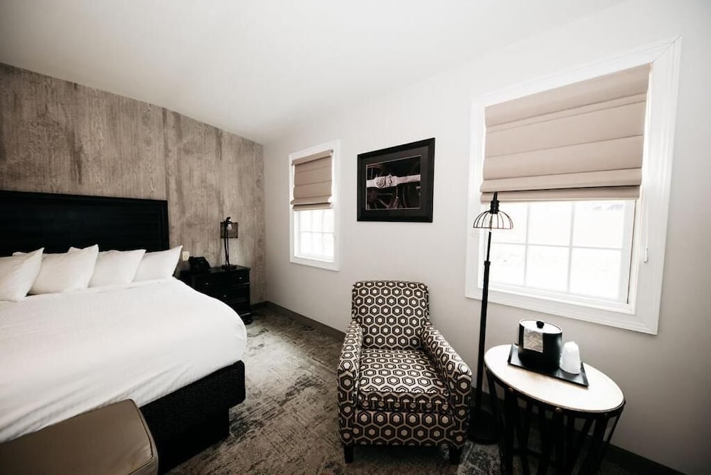 Фото The Railroad Inn