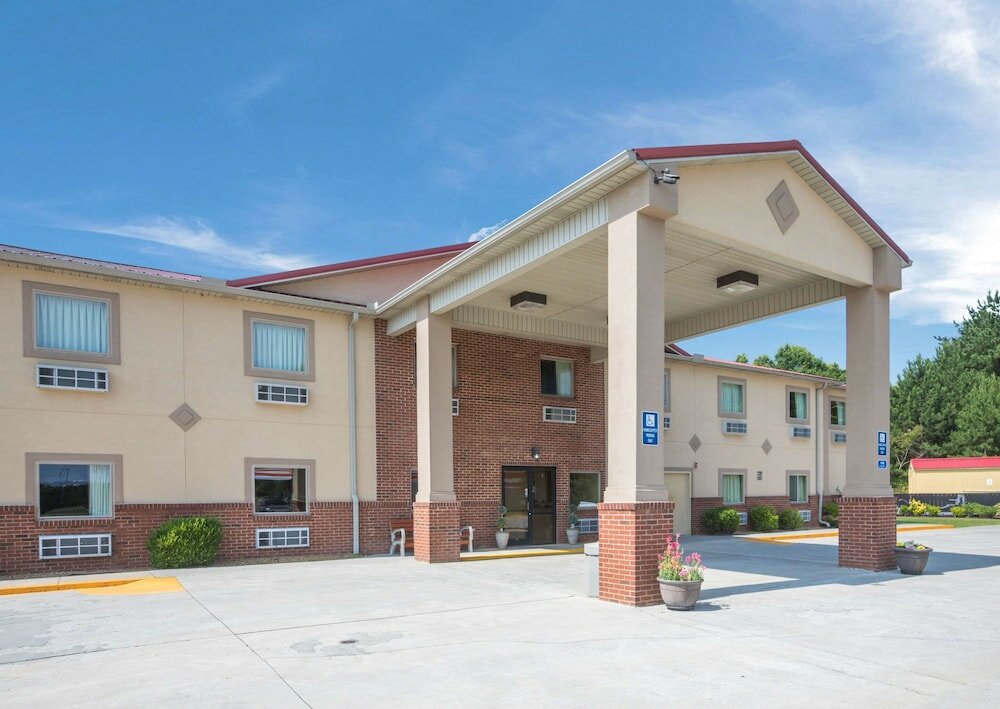 Фото Econo Lodge Inn & Suites Rockmart