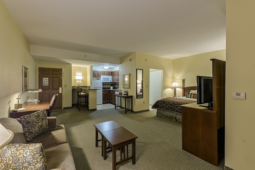 Фото Staybridge Suites Harrisburg, an Ihg Hotel