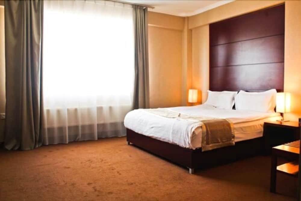 Фото The Corporate Hotel Central