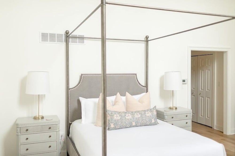 Фото Fairville Inn