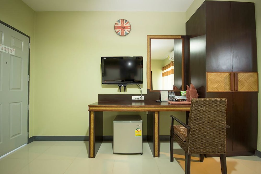 Фото The Corner Hotel - Adults Only