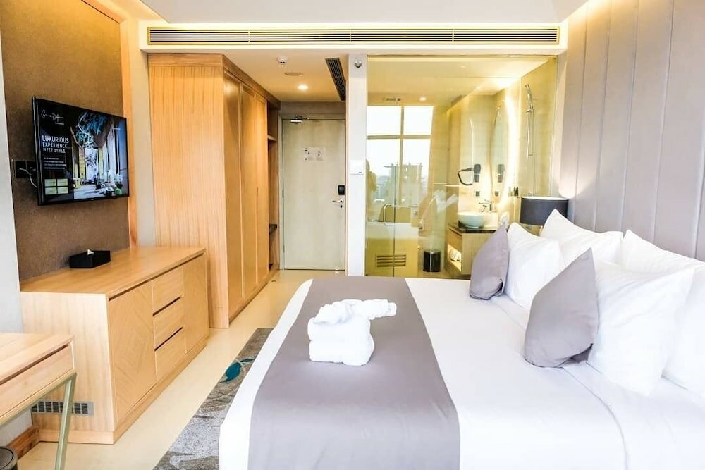 Фото Grand Dafam Surabaya